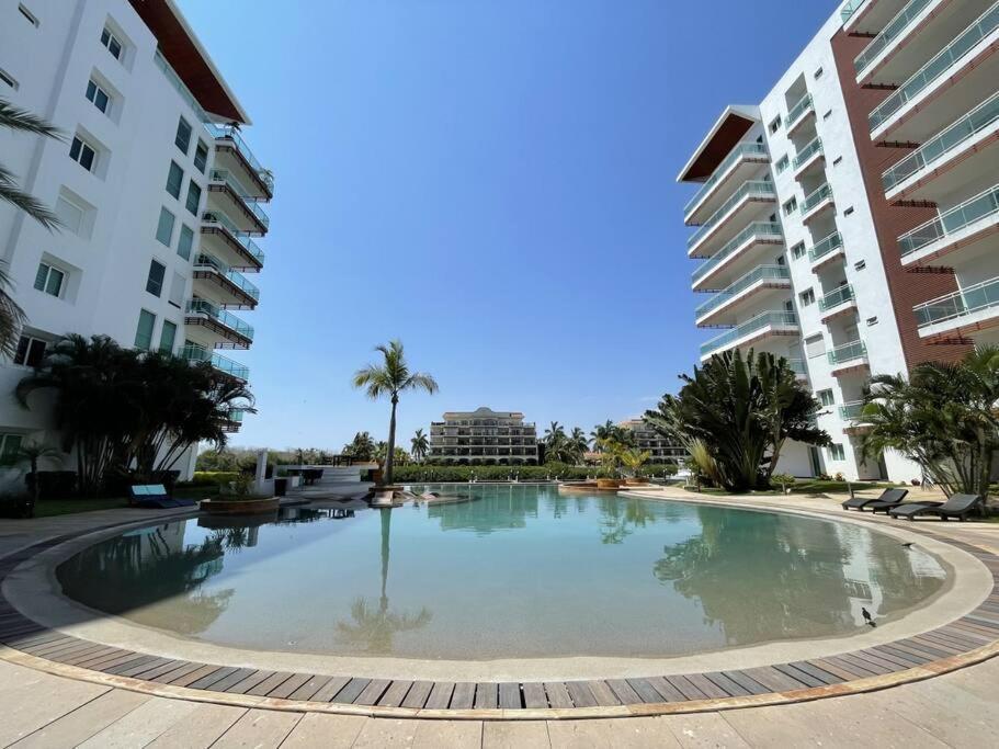 8011 Depa En La Marina Con Balcon Y Vista Alberca Appartement Mazatlán Buitenkant foto